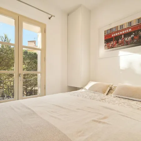 Tropez High Standing 2 *