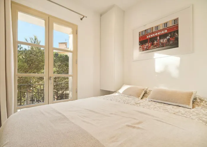 Tropez High Standing 2 *